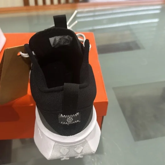 Nike. Air Diamond Varsity Turf Sneakers New never worn - Picture 3 of 7